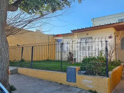 CASA 4 DORMITORIOS B ISIDRO LABRADOR