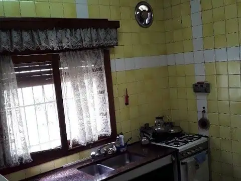 Venta casa cuatro ambientes, Quilmes oeste