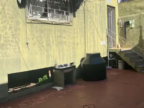 Casa 3 ambientes con 2 baños