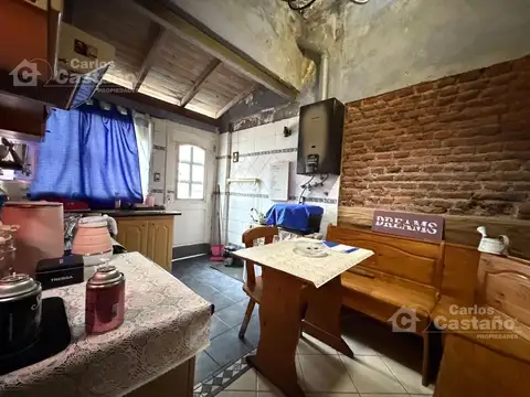 Depto. Tipo Casa 3 Amb. a Reciclar en Planta Alta