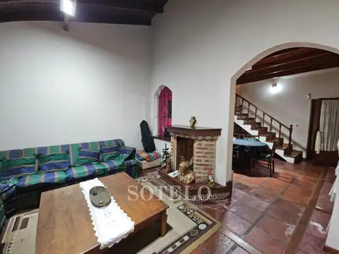 Casa en Venta con 2 cocheras