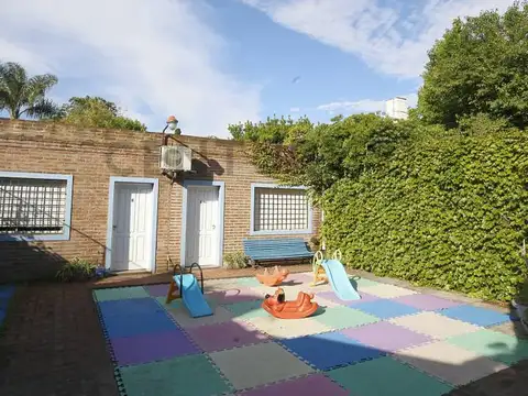 Casa 7 ambientes con 1 baño