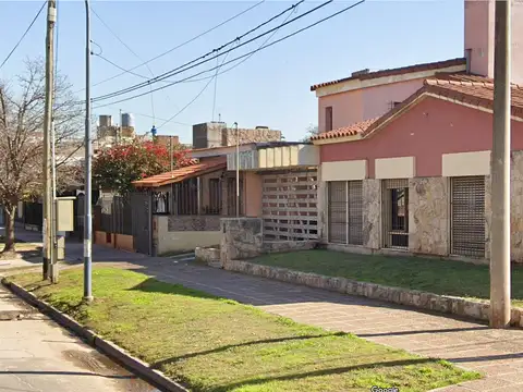 Propiedad Desarrollada en PB construida sobre Dos Terrenos