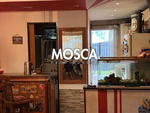 Depto Tipo Casa en Venta con 1 cocheras