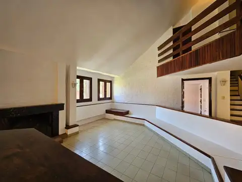 Casa en Venta con 5 cocheras