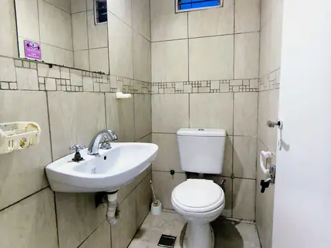 Local en Alquiler en Tiro Suizo, $ 500.000