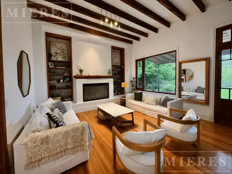 Espectacular Casa en el Barrio La Laguna!