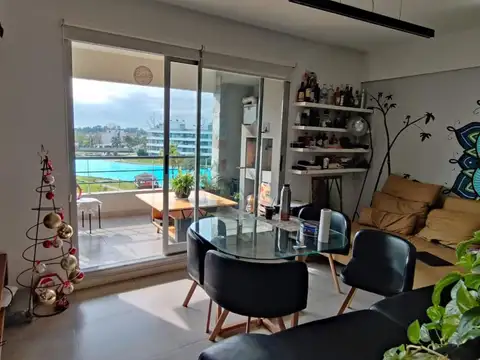 Departamento en venta de dos ambientes con cochera en Lagoon