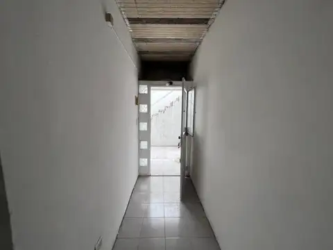Depto Tipo Casa en Alquiler en Caseros, $ 350.000