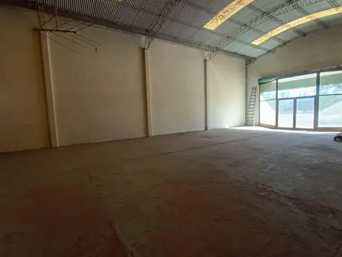 Galpón sobre colectora de circunvalación VGG