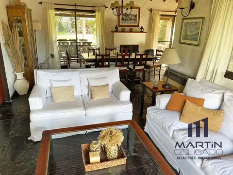 Casa 5 ambientes con 3 baños
