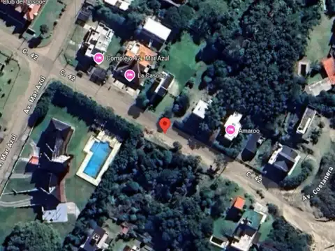 Casa en venta - 3 Dormitorios 3 Baños - Cochera - 1000Mts2 - Mar Azul