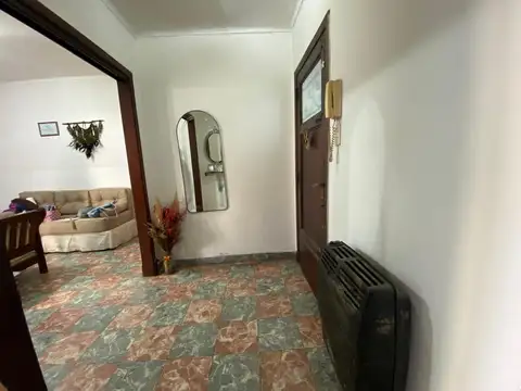 Depto Tipo Casa en Venta en Lomas de Zamora, USD 65.000
