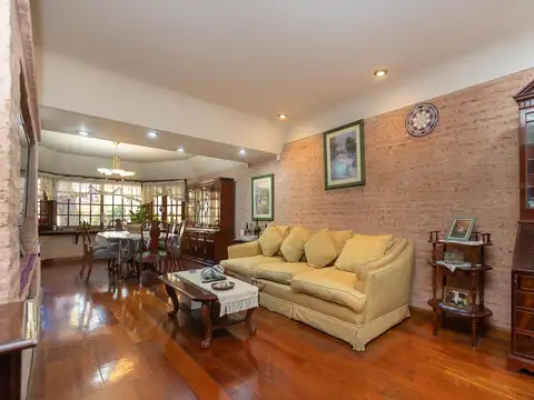 Casa 6 ambientes con 6 baños