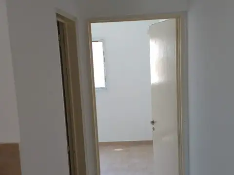 COLON 1400, Piso 1