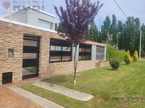 PLOTTIER  MANZANARES - CASA EN VENTA DE 3 DORMITORIOS
