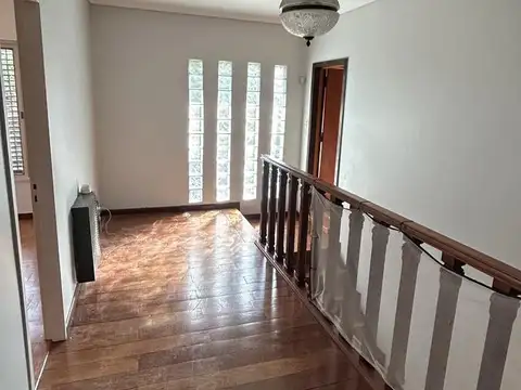 Casa bien ubicada en Martinez  - Yapeyu al 700 en Venta