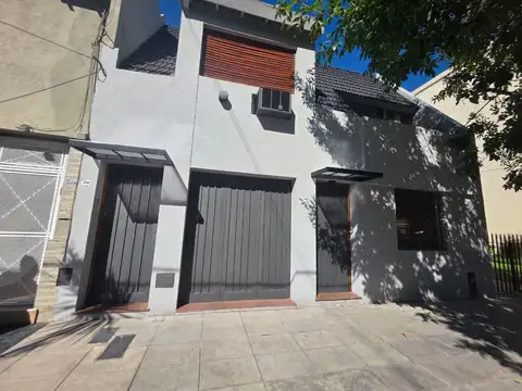 VENTA PH INDEPENDIENTE TIPO CASA 5 AMBIENTES CON TERRAZA Y COCHERA  VILLA DEL PARQUE