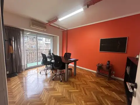 Oficina o Consultorio en impecable estado totalmente equipada.