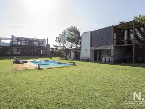 Casa con piscina y gran terreno