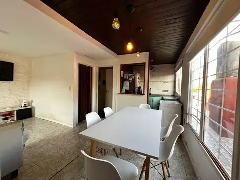 Depto Tipo Casa en Alquiler de 4 ambientes