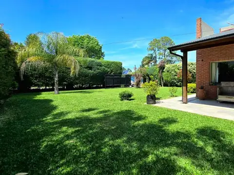 Casa en Venta en Barrio Exaltacion, USD 149.000