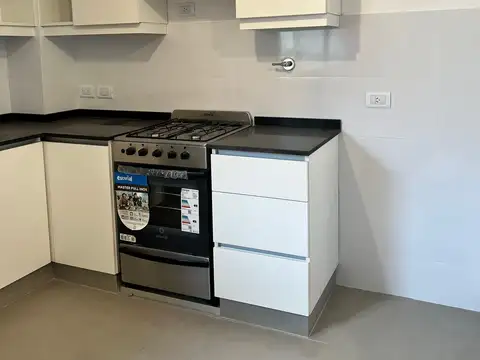 Departamento 2 ambientes con balcón, excelente
