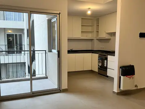 Departamento 2 ambientes con balcón, excelente