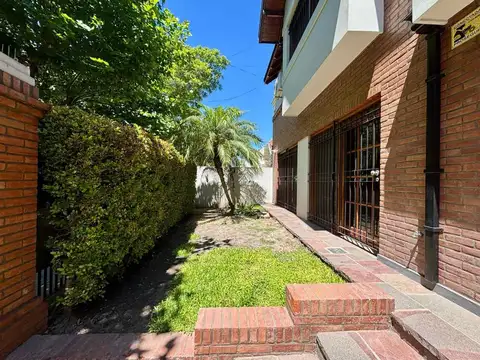 Casa en Venta con 4 cocheras