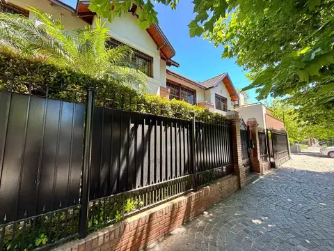 Casa 6 ambientes con 3 baños