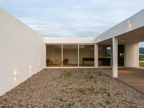 Casa en venta - 3 Dormitorios 2 Baños - Córdoba