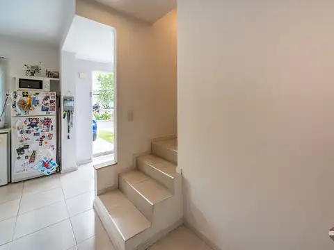 Depto Tipo Casa 3 ambientes con 2 baños