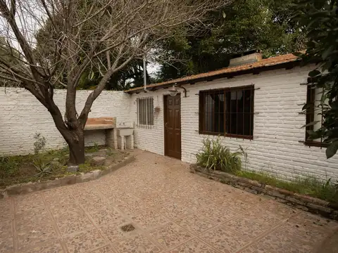 PH en Alquiler en Villa Adelina de 2 Ambientes con Patio