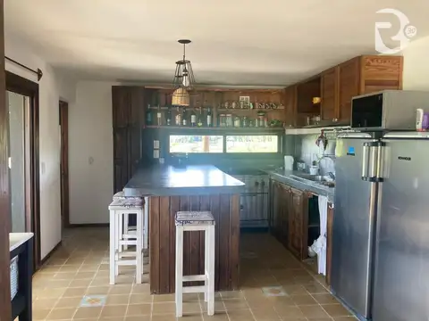 Casa 6 ambientes con 3 baños