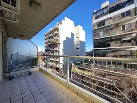 MONOAMBIENTE CON BALCÓN Y COCHERA EN MATADEROS