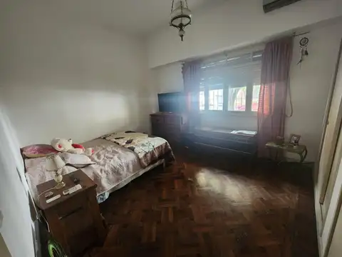 Depto Tipo Casa en Venta en Villa del Parque, USD 150.000