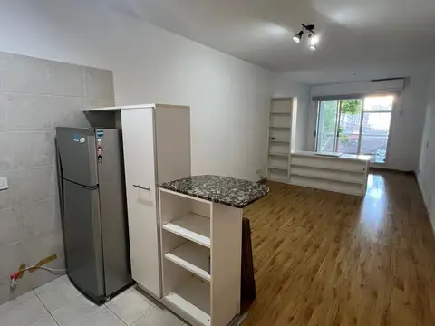 Monoambiente "categoría" balcón frente