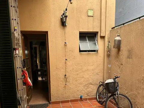 Magnifico PH al frente, 2 patios y terraza