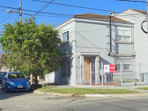 Venta de PH en San Andrés, Pdo. de San Martín. 5 ambientes con garage en excelente ubicación