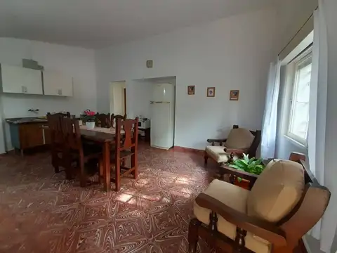 Casa 4 ambientes con 1 baño
