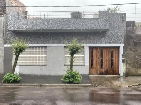 Casa en Venta en Valentín Alsina, USD 117.000