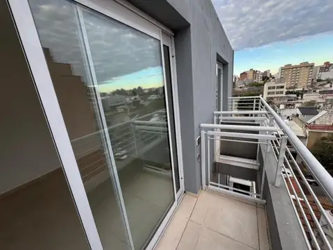 Depto Tipo Casa en Alquiler en Morón Sur, $ 400.000