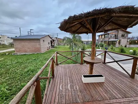 Casa 6 ambientes con 2 baños