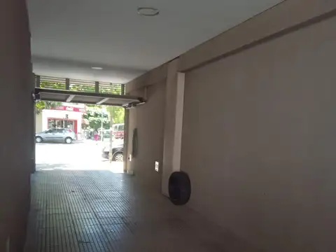 Venta de doble cochera en Flores Norte