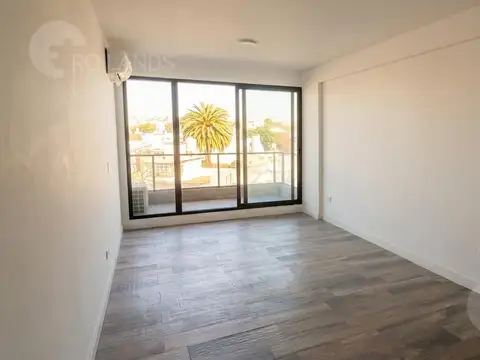 Departamento en Alquiler en Coghlan, $ 650.000