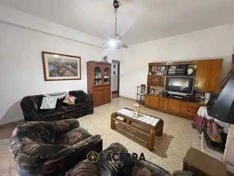 Casa 3 ambientes con 1 baño