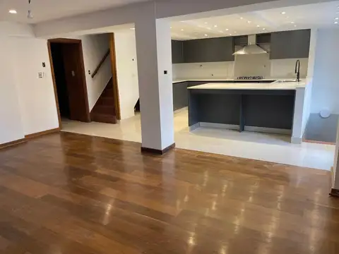 Casa 4 ambientes con 3 baños