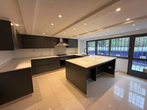 Casa en Alquiler en Martínez, USD 5.100