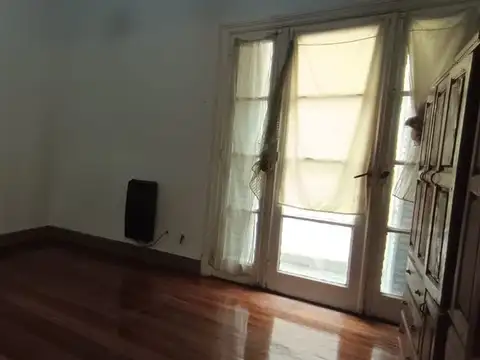 Depto Tipo Casa en Alquiler de 4 ambientes