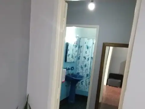 VENTA CASA CON DOS DEPTOS ALQUILADOS BERNAL